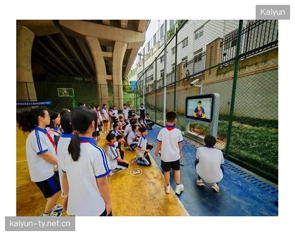 跳远选手起跳角度堪称教科书示范
